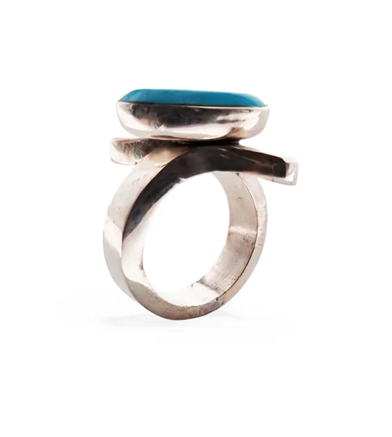.925 Sterling Silver and Turquoise Oval Ring