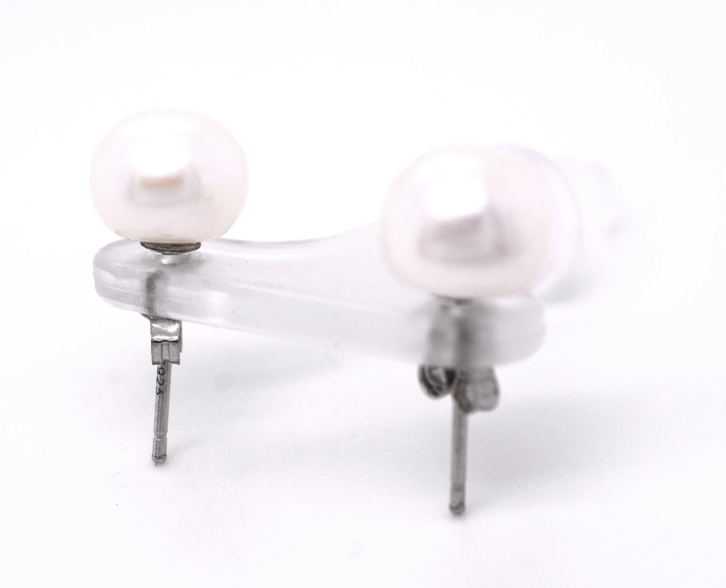 Classic Pearl Stud Earring