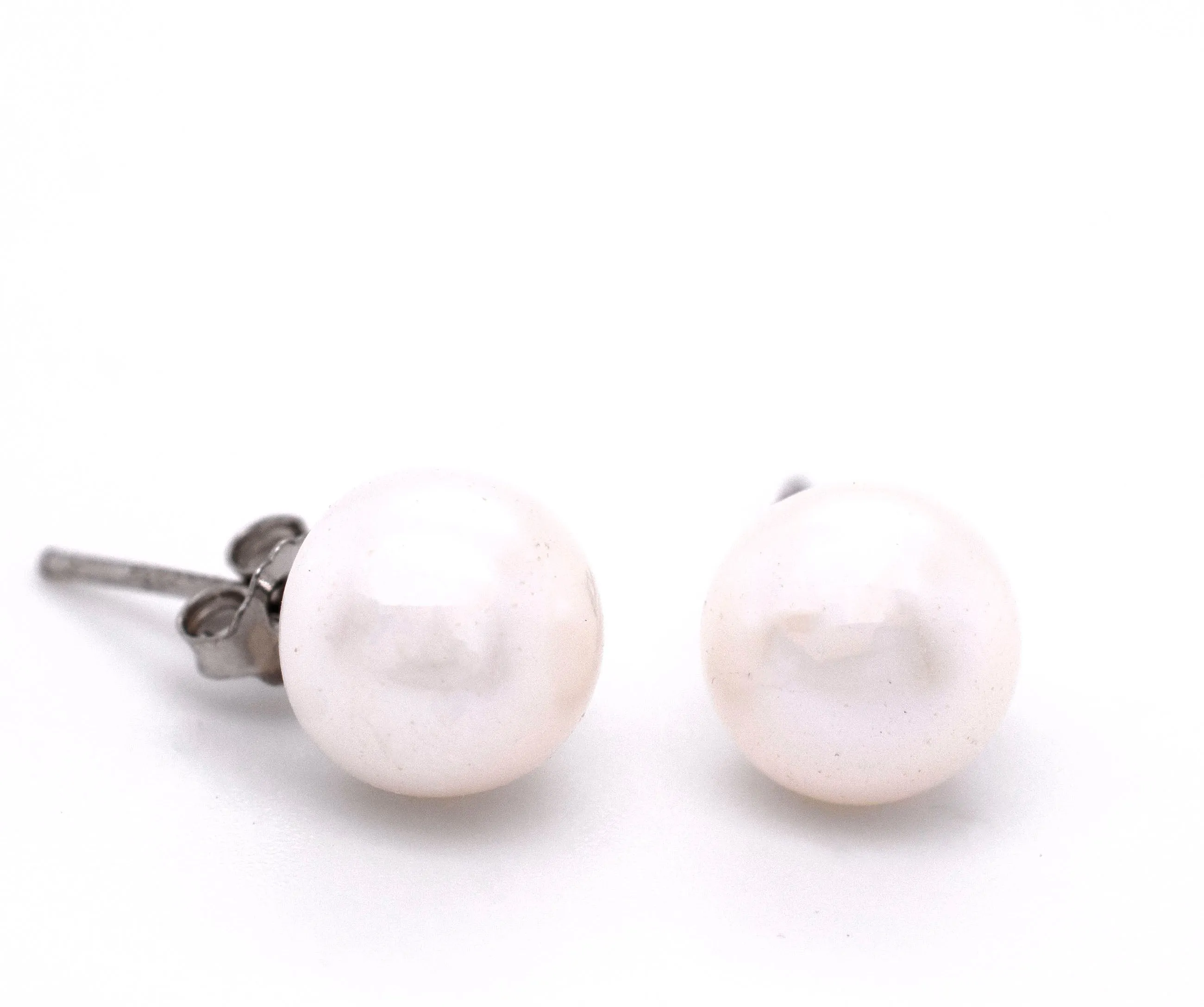 Classic Pearl Stud Earring