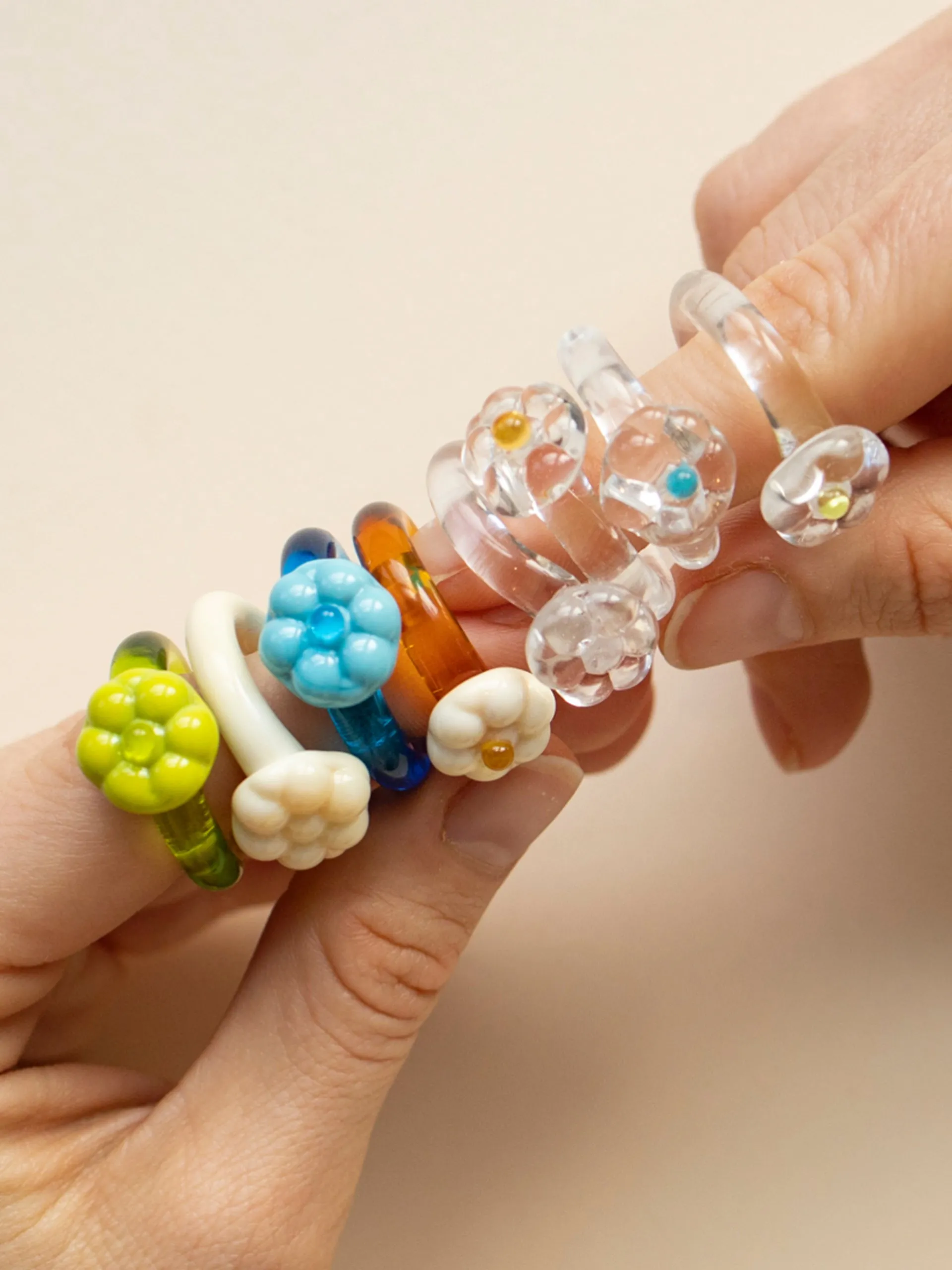 Daisy ring in amber and ivory