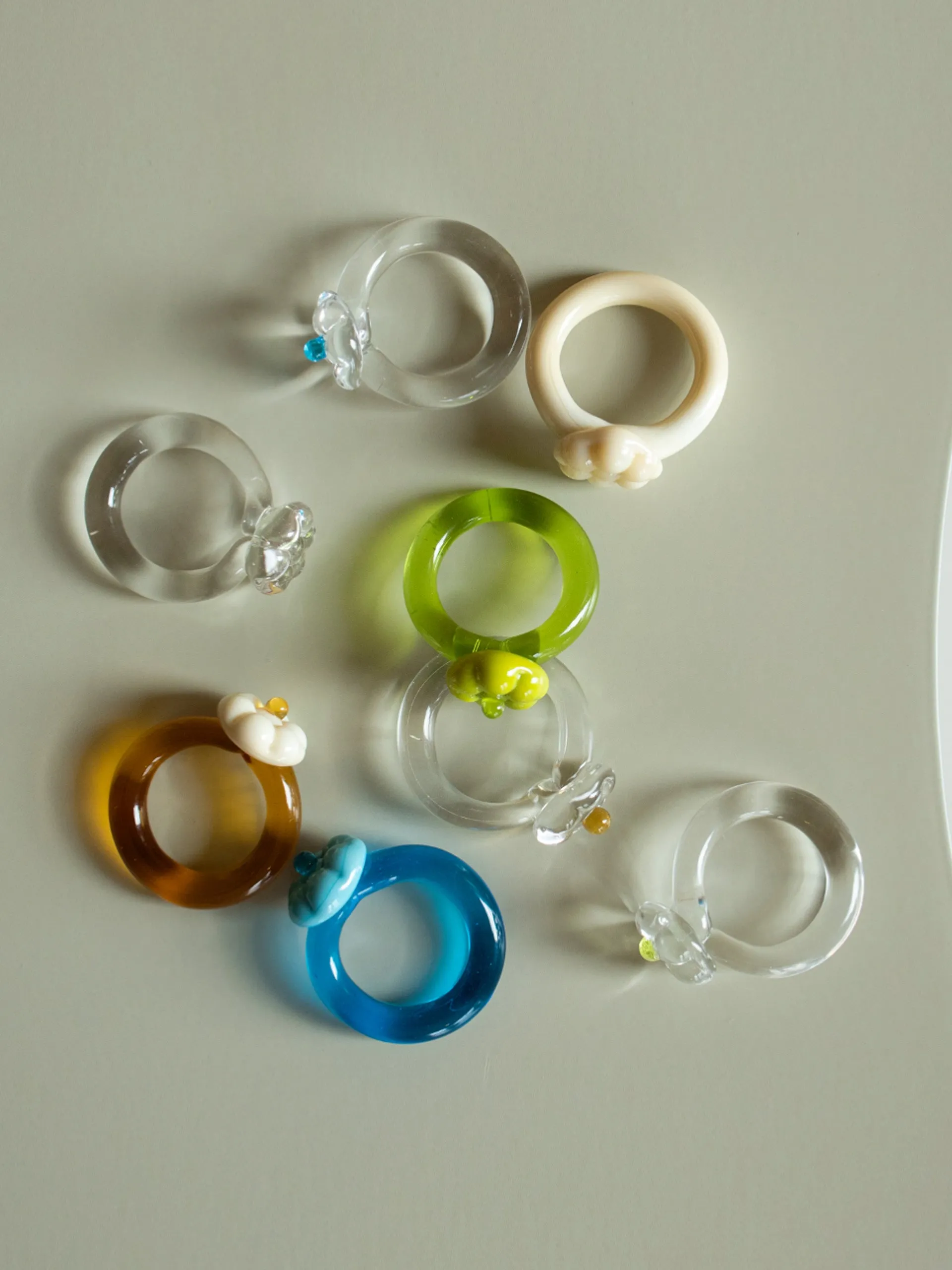 Daisy ring in amber and ivory