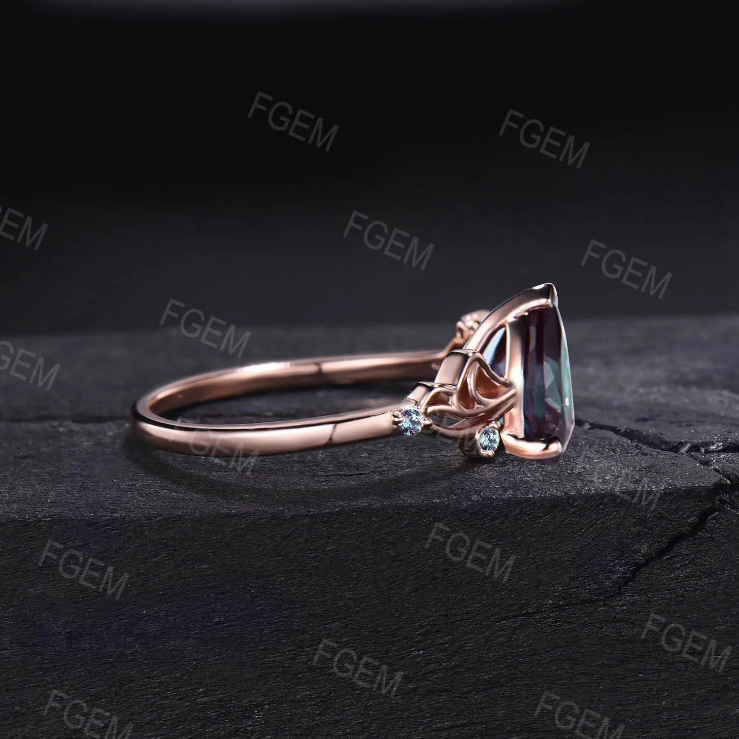 Sailor Moon Inspired Engagement rings 1.25ct Pear Alexandrite rings 10k rose gold Bowknot Engagement Ring Alexandrite Cluster Wedding Rings