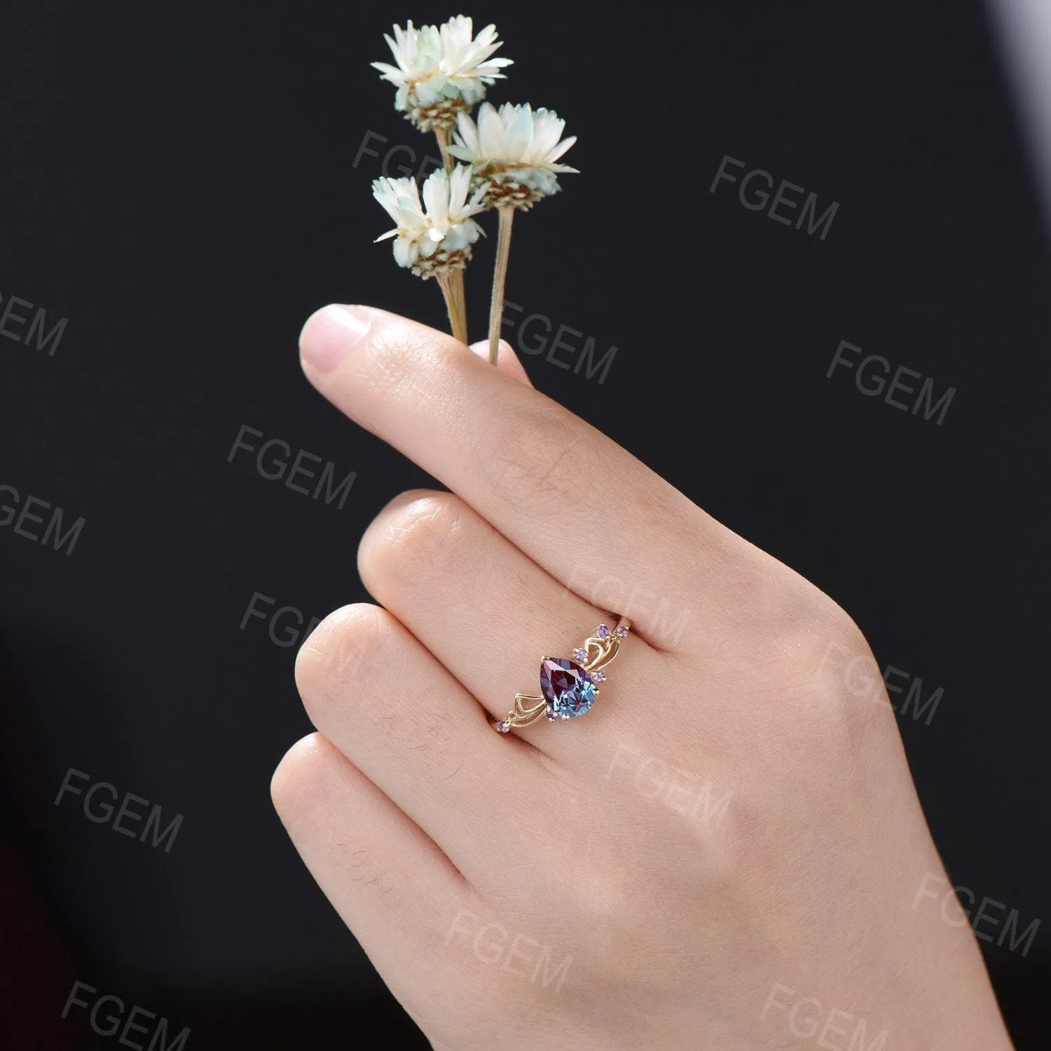 Sailor Moon Inspired Engagement rings 1.25ct Pear Alexandrite rings 10k rose gold Bowknot Engagement Ring Alexandrite Cluster Wedding Rings