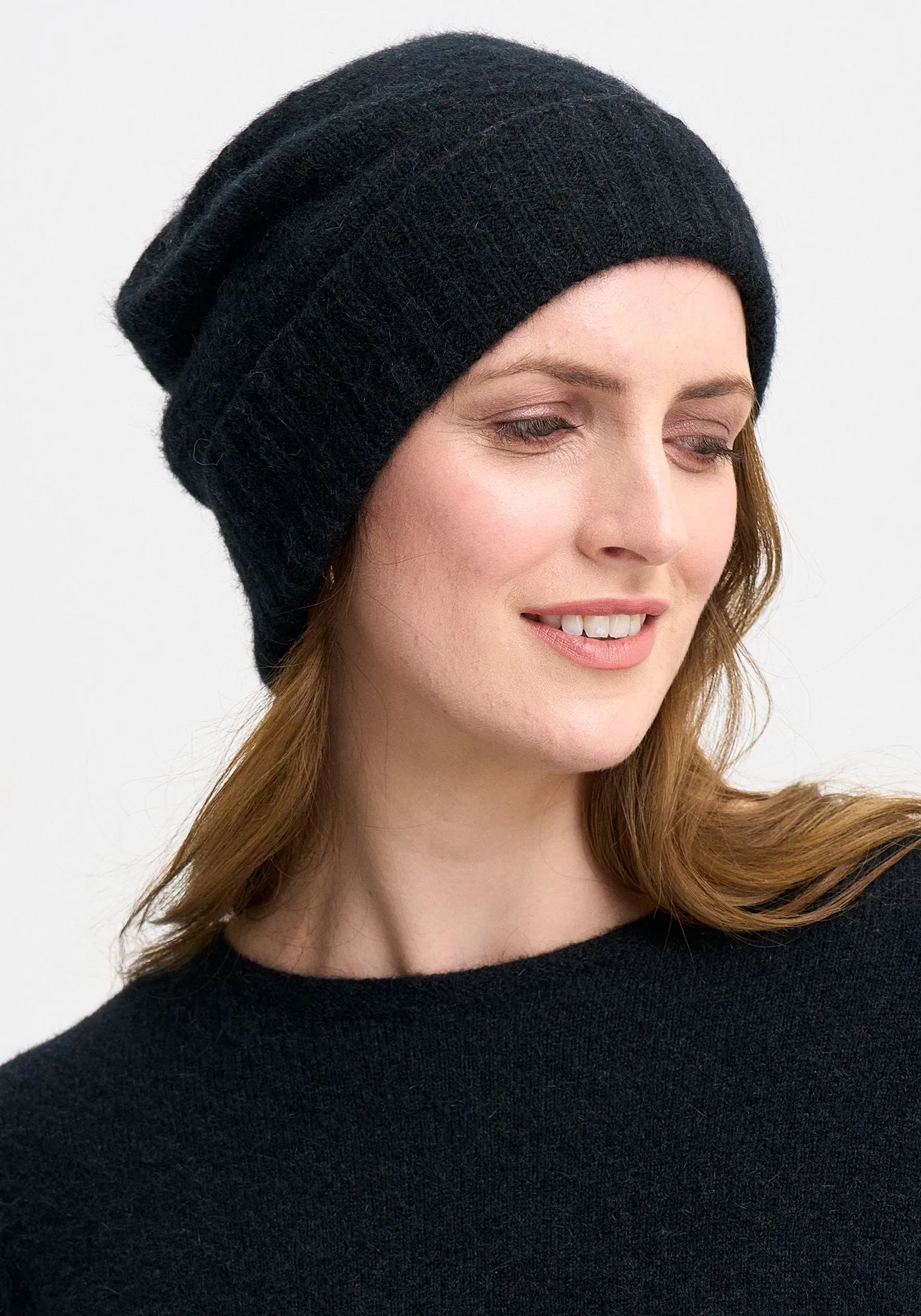 SLOUCHY BEANIE