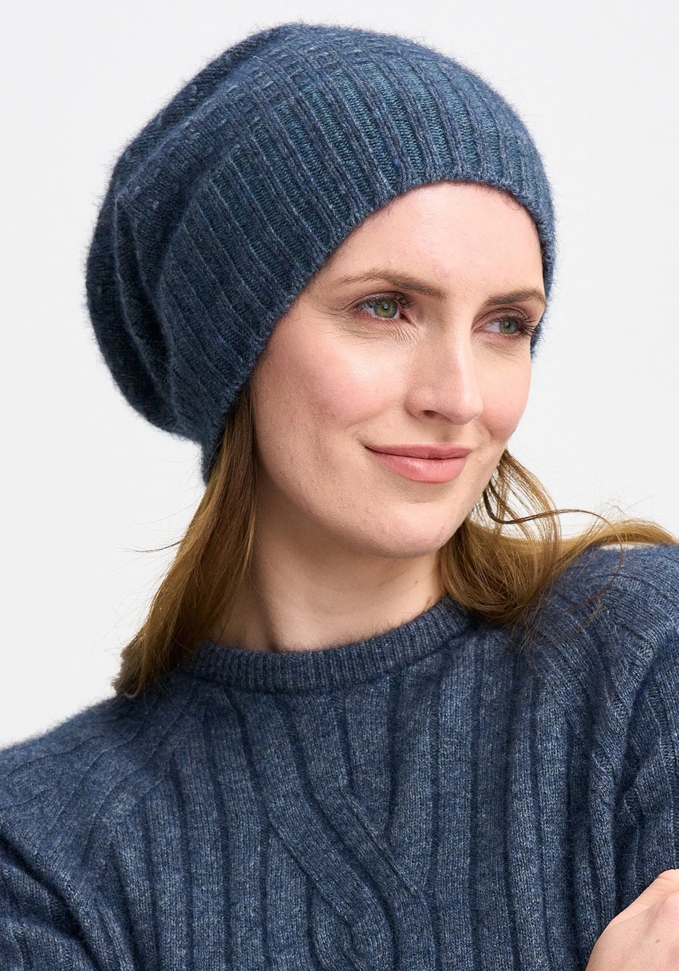 SLOUCHY BEANIE