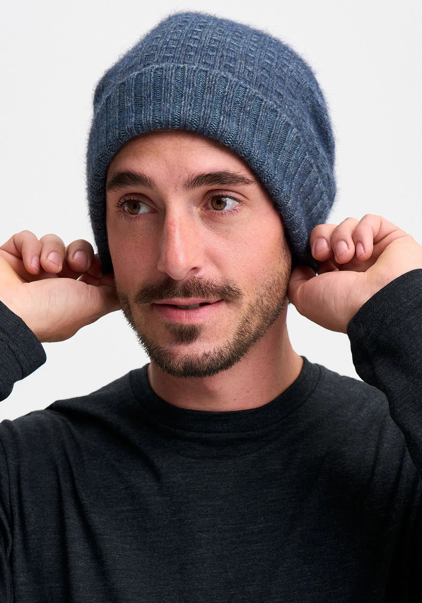 SLOUCHY BEANIE